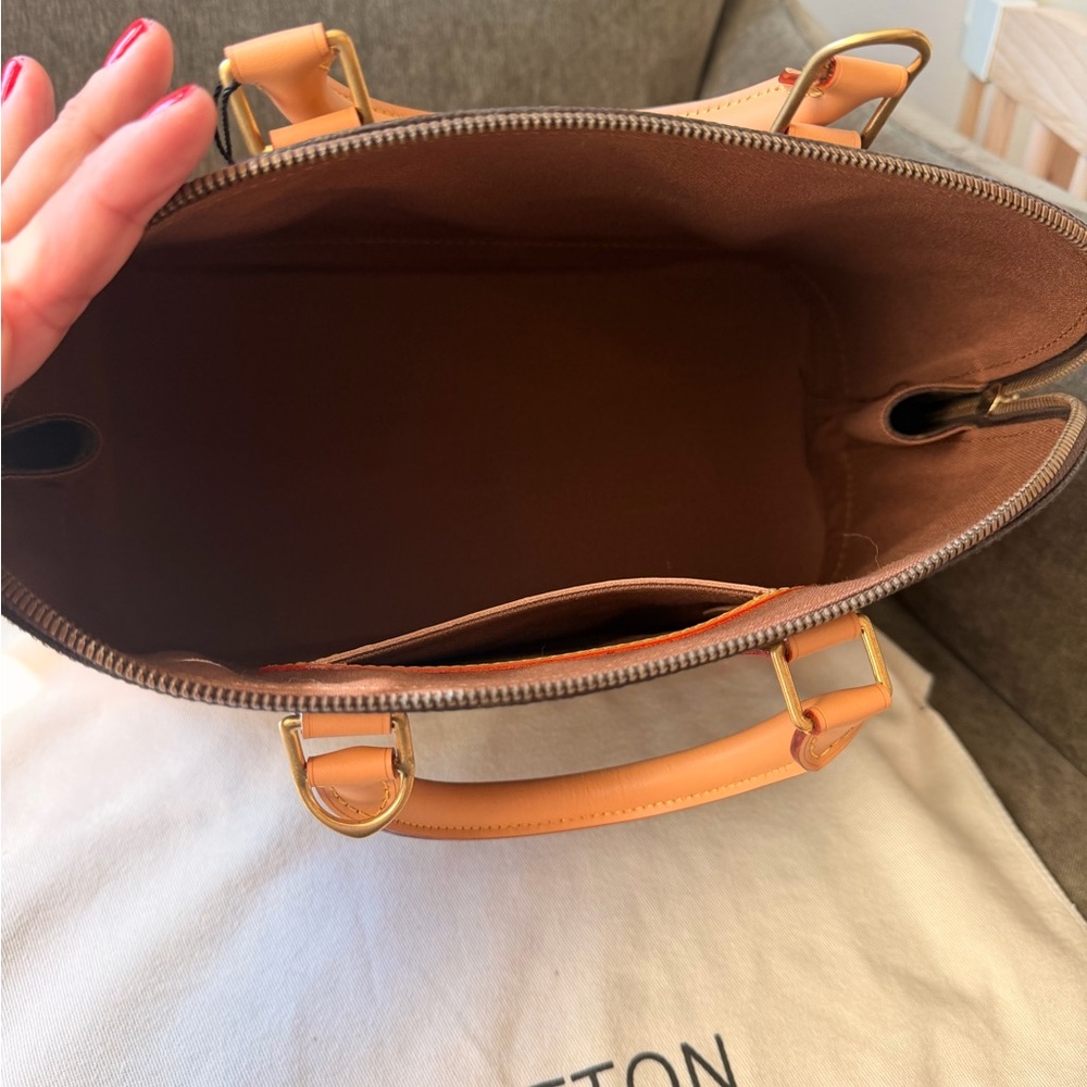 Louis Vuitton Monogram Alma PM - Picture 9 of 10
